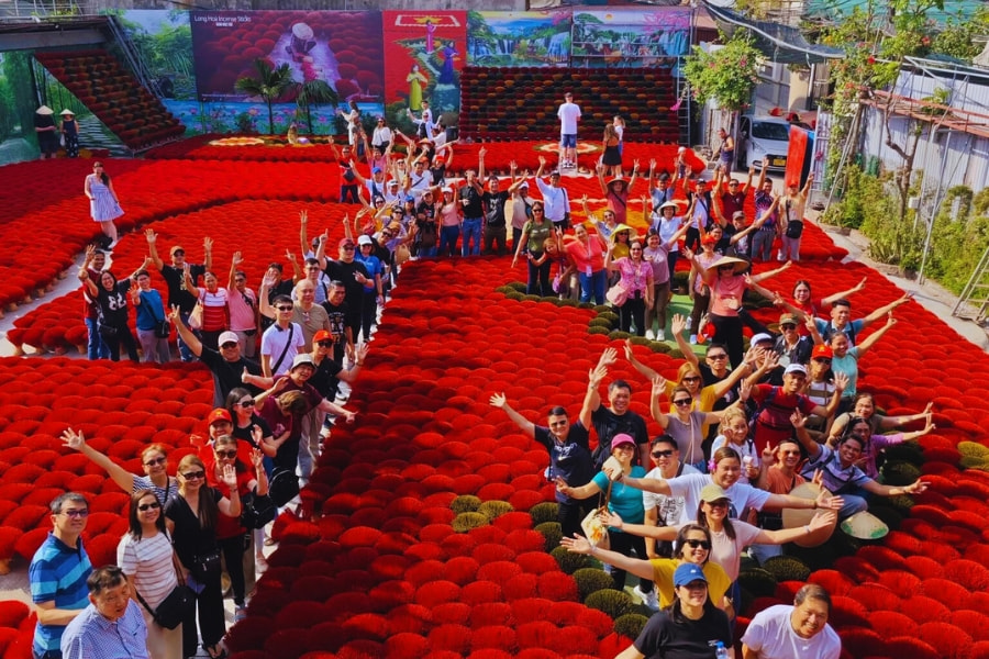 Tourists visit Quang Phu Cau Incense Village in Vietnam with Auasia Travel